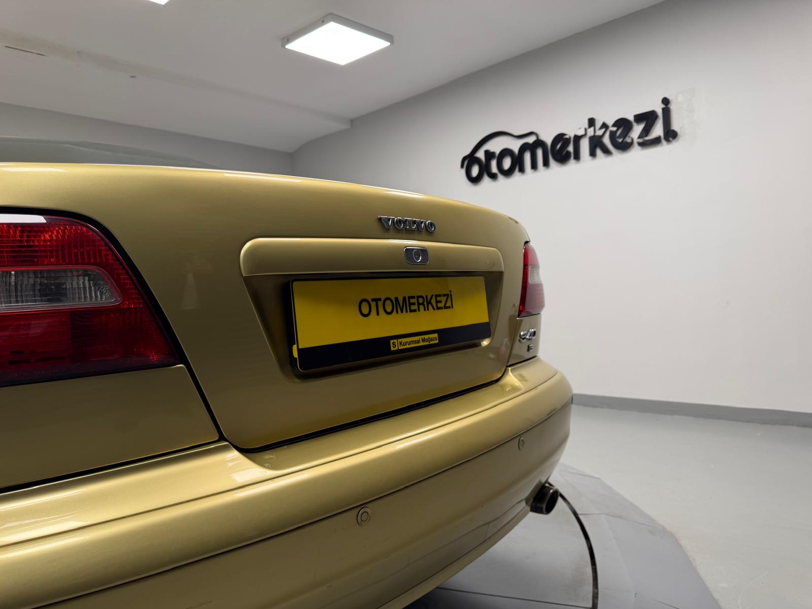 VOLVO S40 20